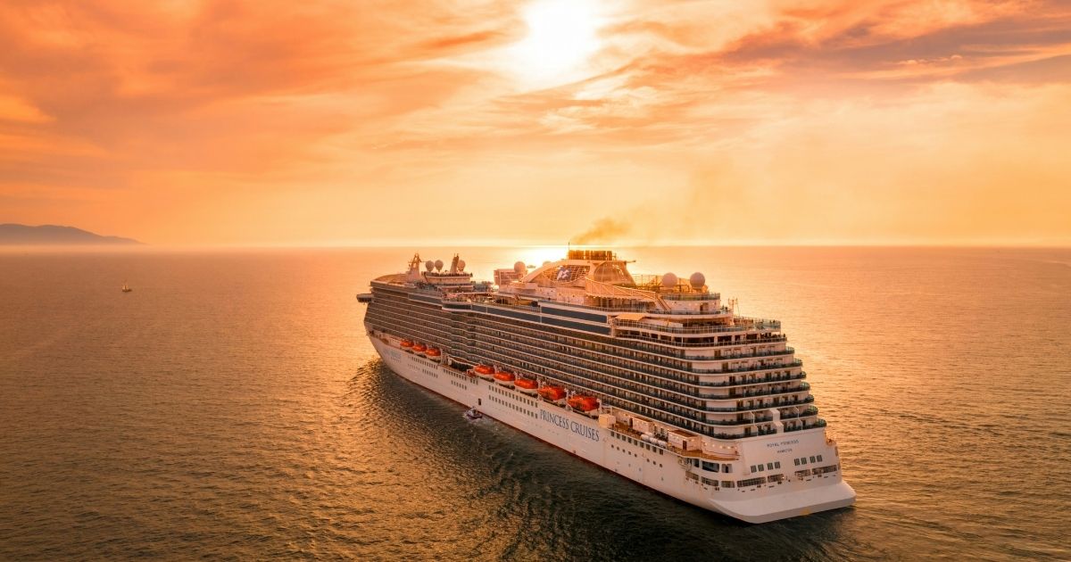Cruise ship thumbnail